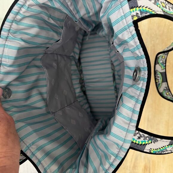 Vera Bradley Paisley Stripes Tote Bag in like new condition- grey and turquoise - Picture 6 of 12